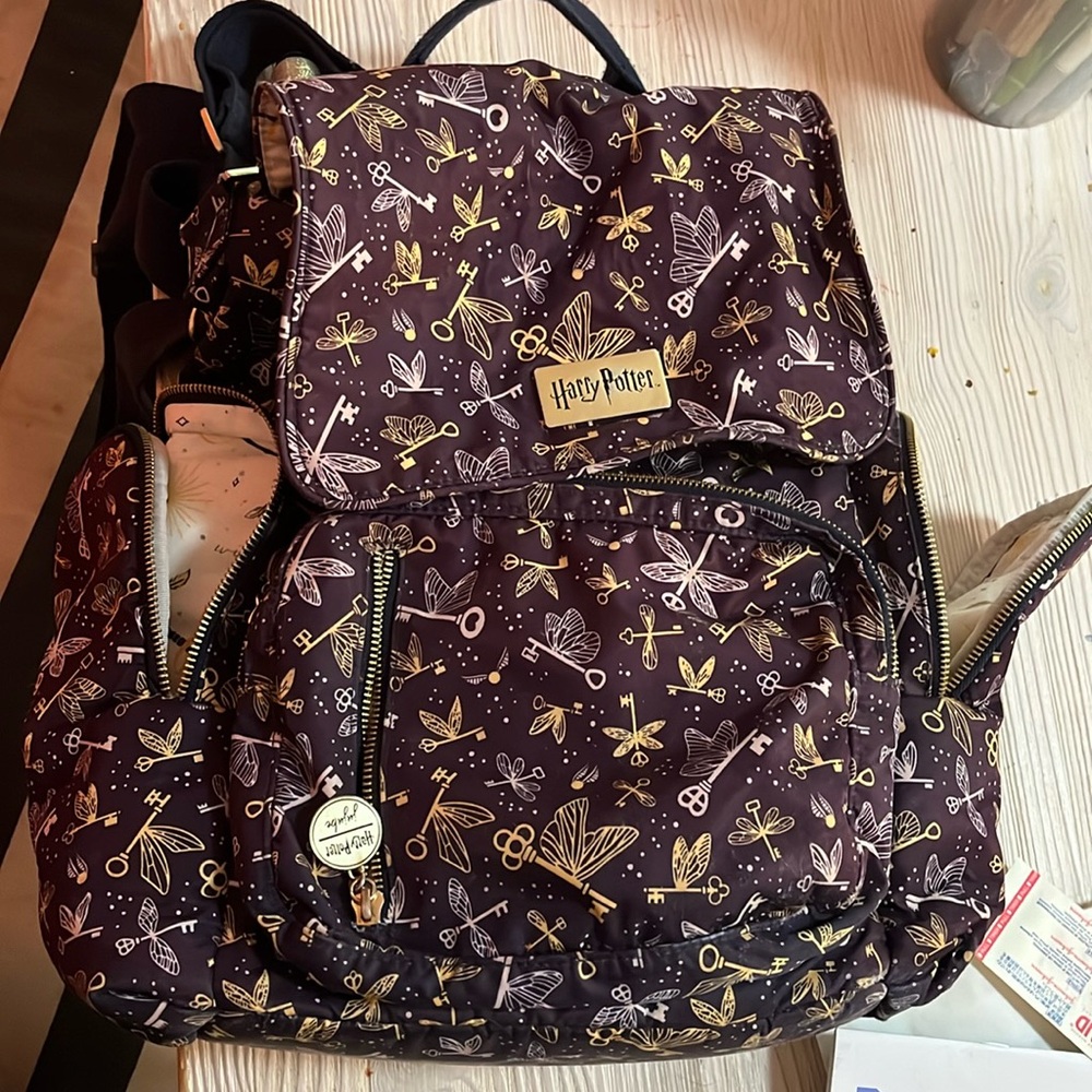 JuJuBe Be Sporty Harry Potter Flying Keys print diaper backpack/crossbody bag